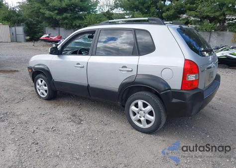 2005 Hyundai Tucson Gls/Lx from USA, damaged, VIN KM8JN72D05U043134